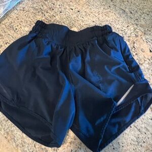 Lululemon 2.5 inch hottie hot size 0